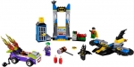 Bild für LEGO Produktset The Joker Batcave Attack